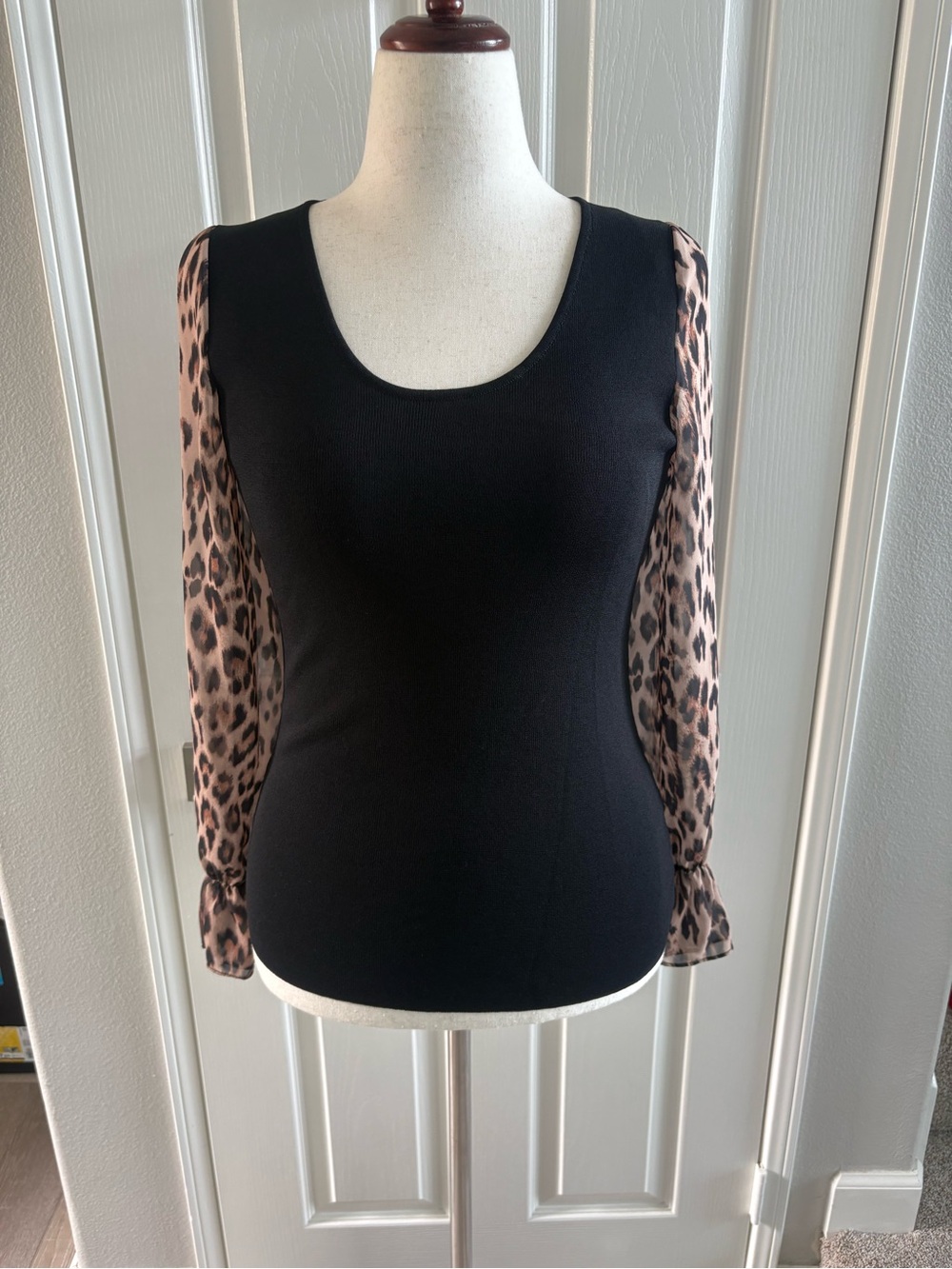 International Concepts INC | Black and Leopard V Neck Mixed Media Sweater | Sz M